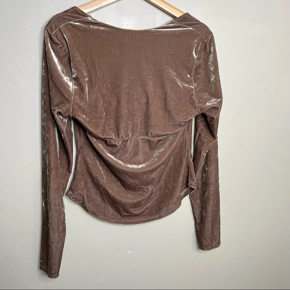 Free People Perfect Date Top Taupe Stone Long Sleeve Velvet Blouse Size M - Image 6