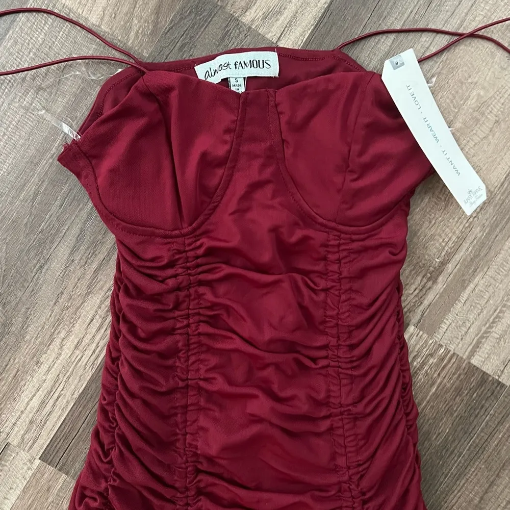 almost FAMOUS Cami Bustier Ruched Dress Juniors' Small Burgundy Spaghetti Strap - Image 4