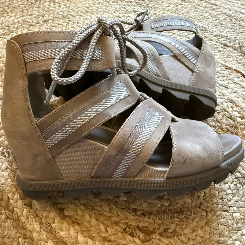 Sorel Women’s Sz 9 Joanie II Wedge Sandals Lace Up Gladiator Brown NL3272-240 - Image 2