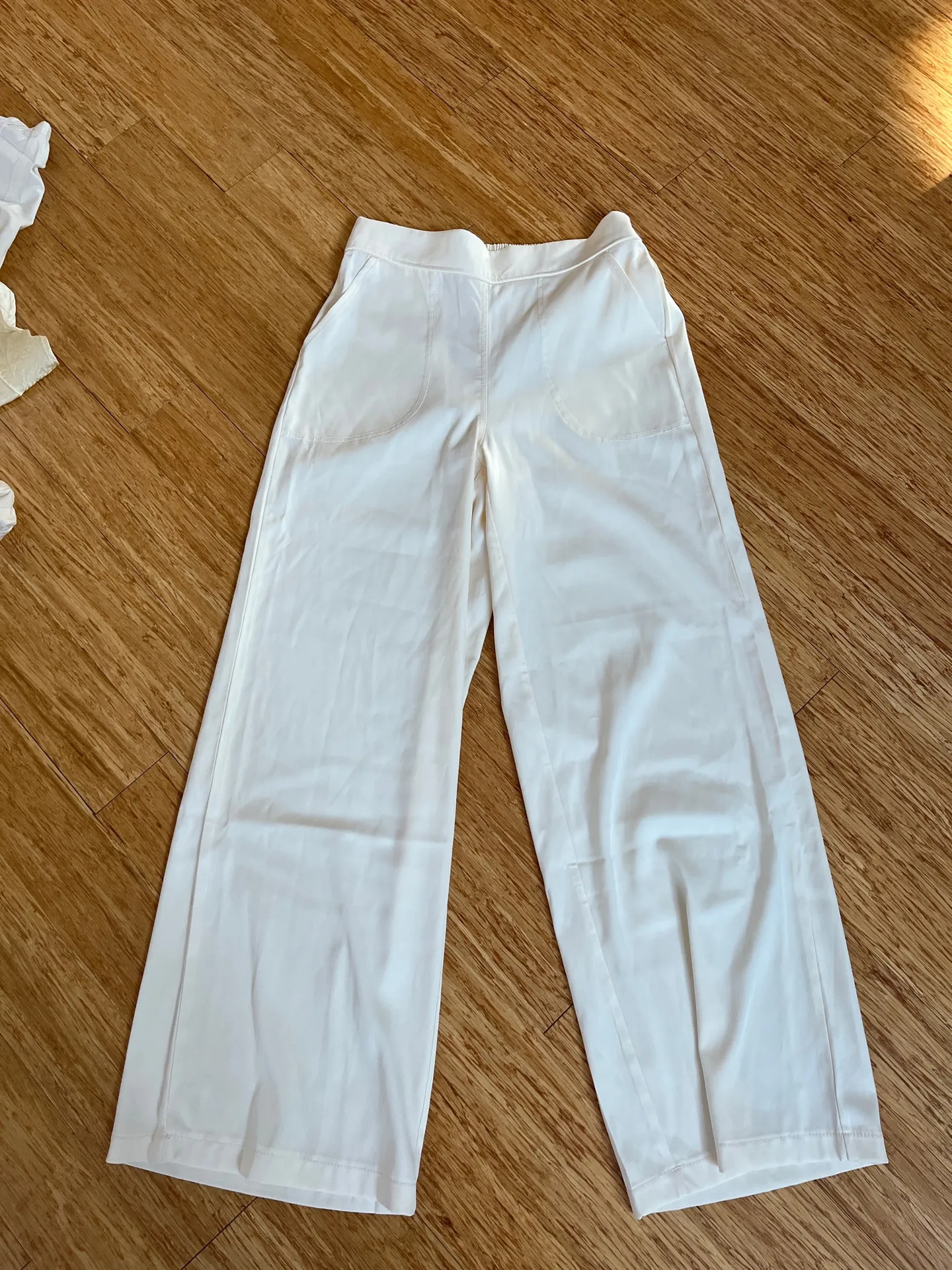 White Flowy Pants Size size tag removed - Image 3