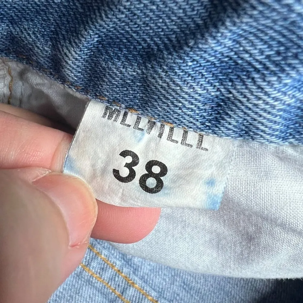 MELVILLE Light Wash Midrise Denim Shorts Button Fly Raw Hem 2.5" Inseam 26 Waist - Image 7