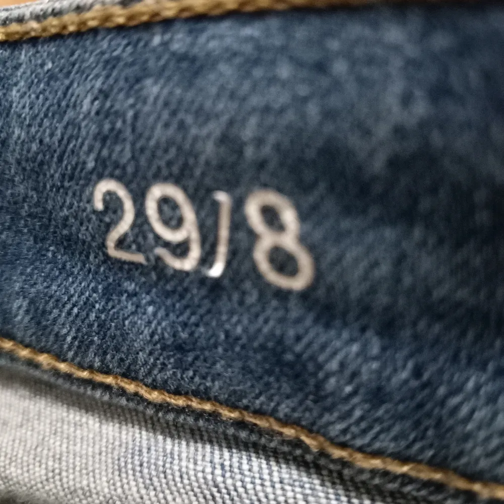 a.n.a. 33x26 8 Skinny Ankle Distressed Mid-Rise Jeans - Image 10