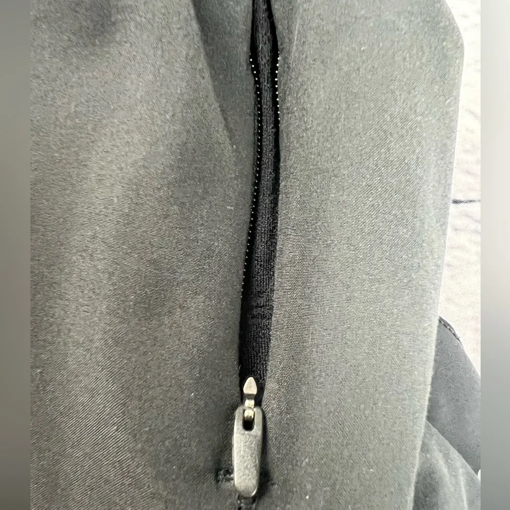 Hotty Hot Short II *2.5"
Black size 6 - Image 8