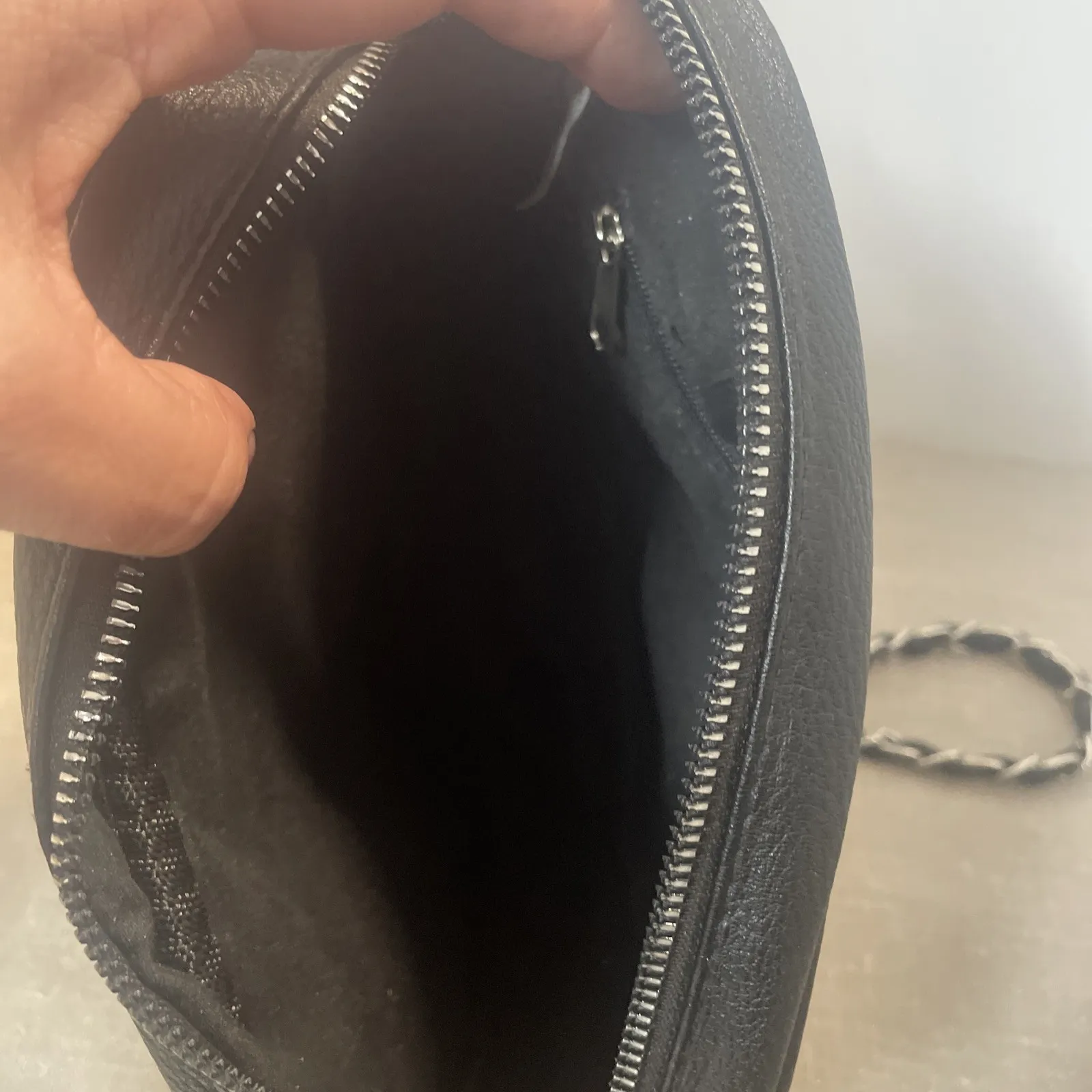 Rampage Black Crossbody Bag  floral‎ Embroidered Chain strap Zip close - Image 7