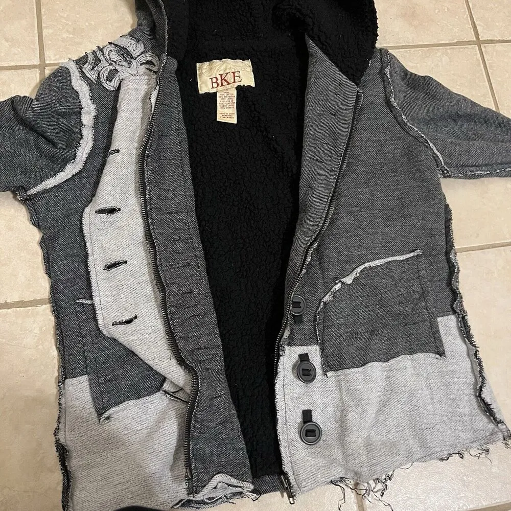 BKE Sweater Womens Medium Buckle Raw Edge Sherpa Lined Hoodie Button Full Zip - Image 5