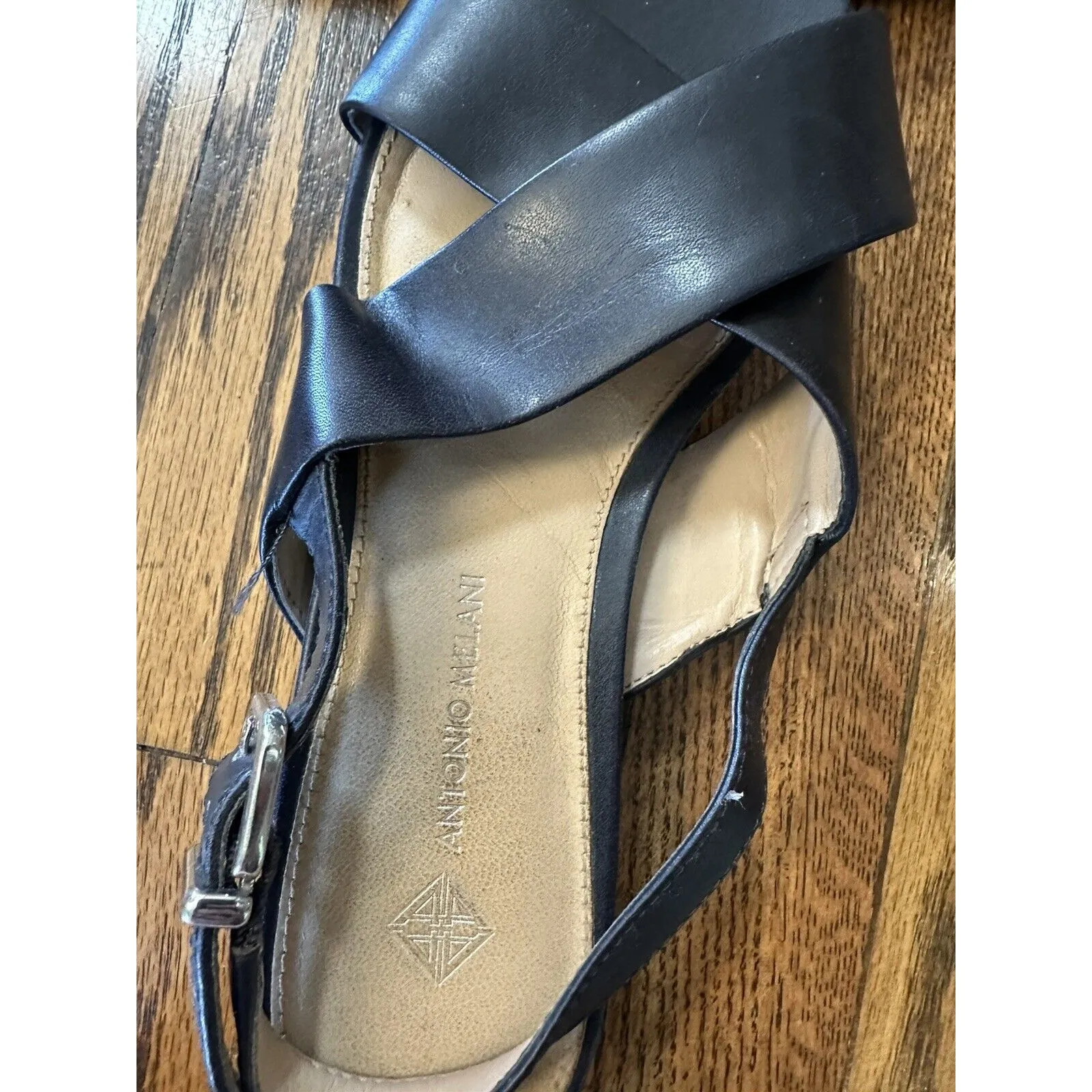 Antonio Melani Women's Black Leather Cross Over Strappy Low Platform Sandal Sz 6 - Image 6