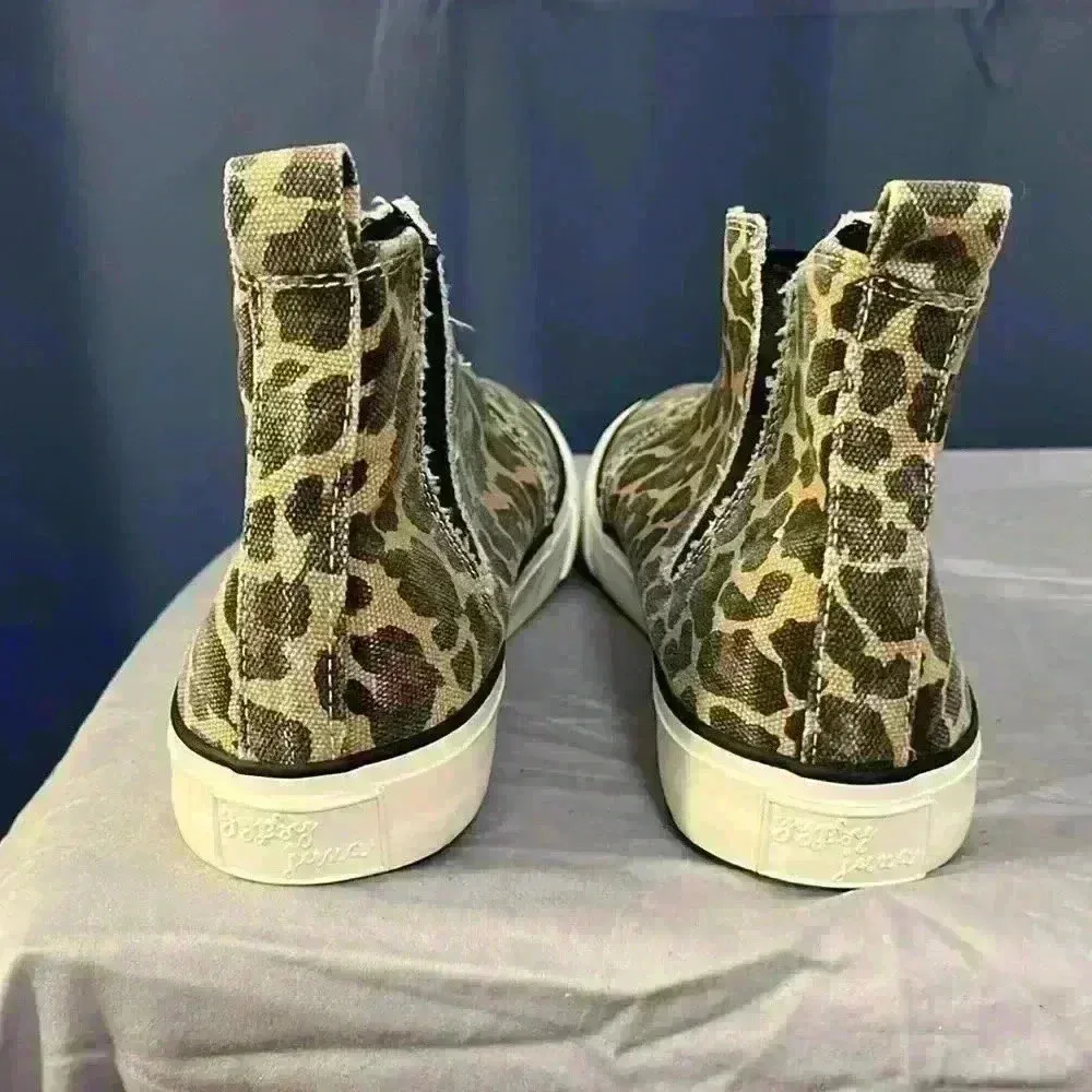 Gypsy Jazz Frankie Leopard Print Distressed Bootie Size 10 - Image 4