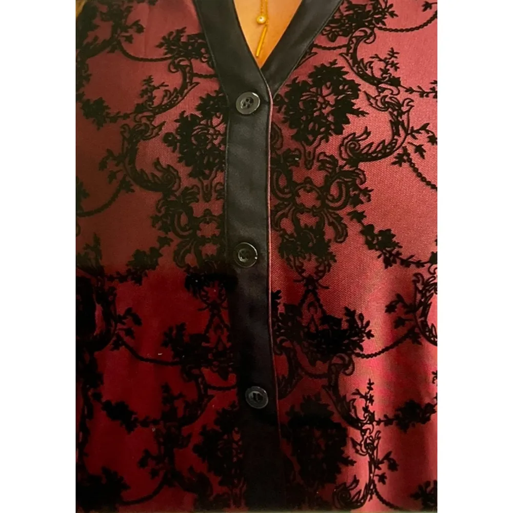 BloomChic Red and Black Print mesh Top Size 10 - Image 3