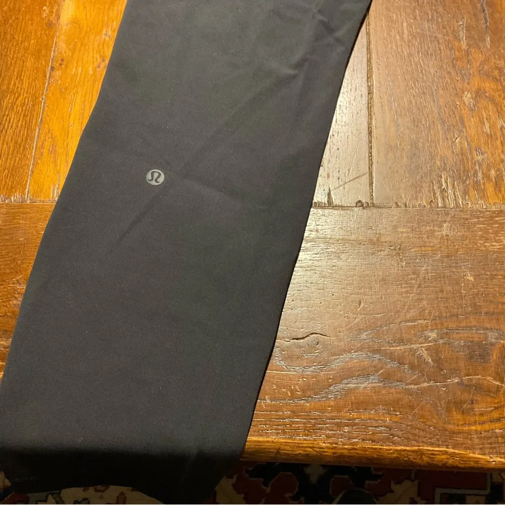 Lululemon Women's Size 2 On the Fly Pant Black - Image 8