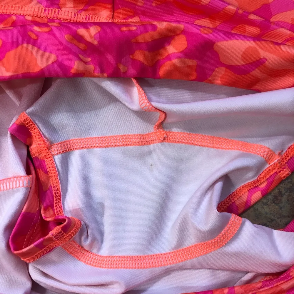 YXL Under Armour Neon Camo Volleyball Spandex - Image 5