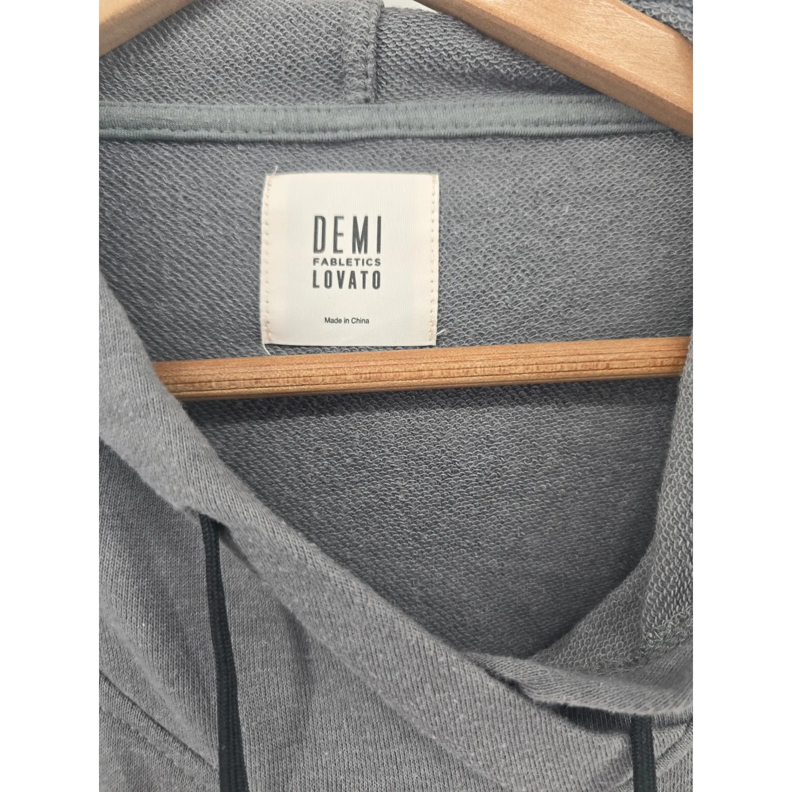 Fabletics x Demi Lovato Grey Cropped Hoodie Long Sleeve Drawstring Small Gray - Image 3