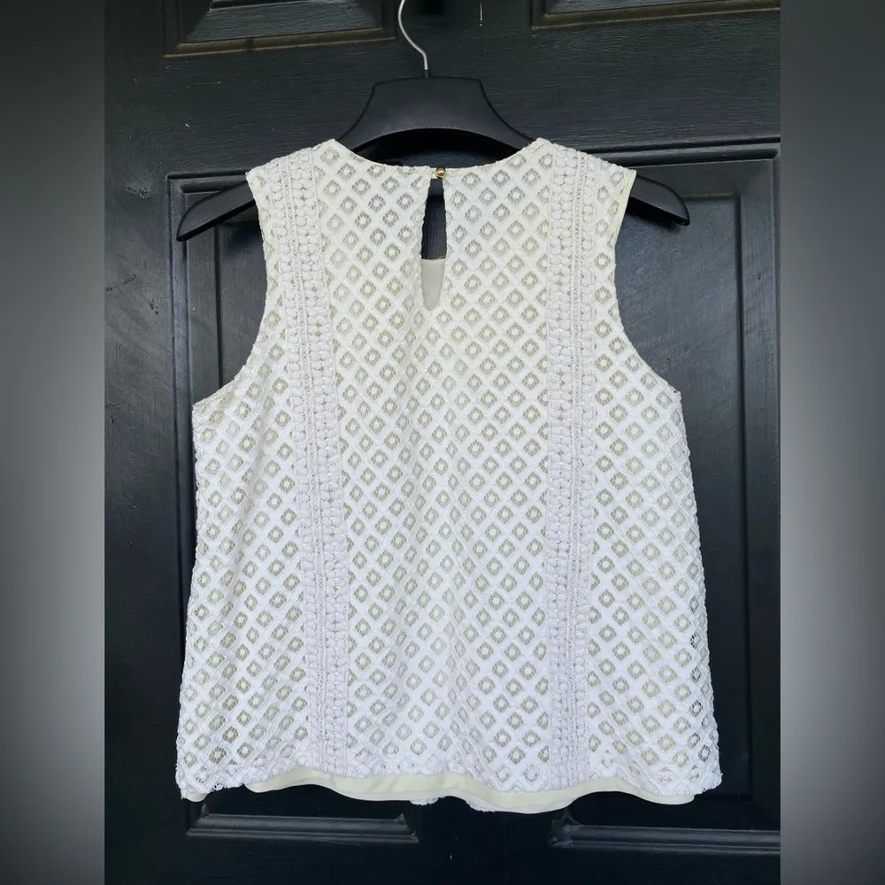 Banana Republic Eyelet sleeveless Blouse - Image 2