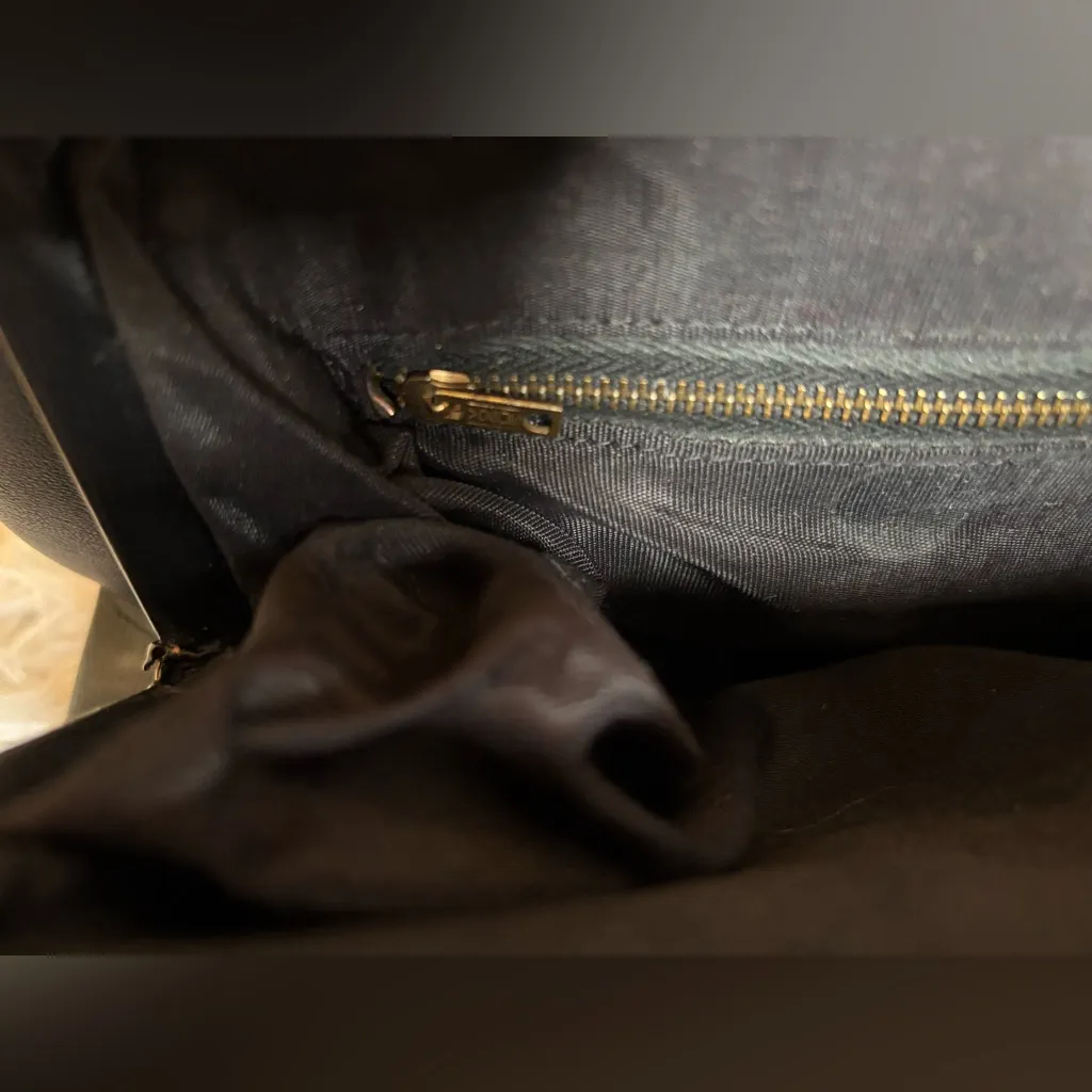 Vintage Black Leather Handbag scallop top - Image 9