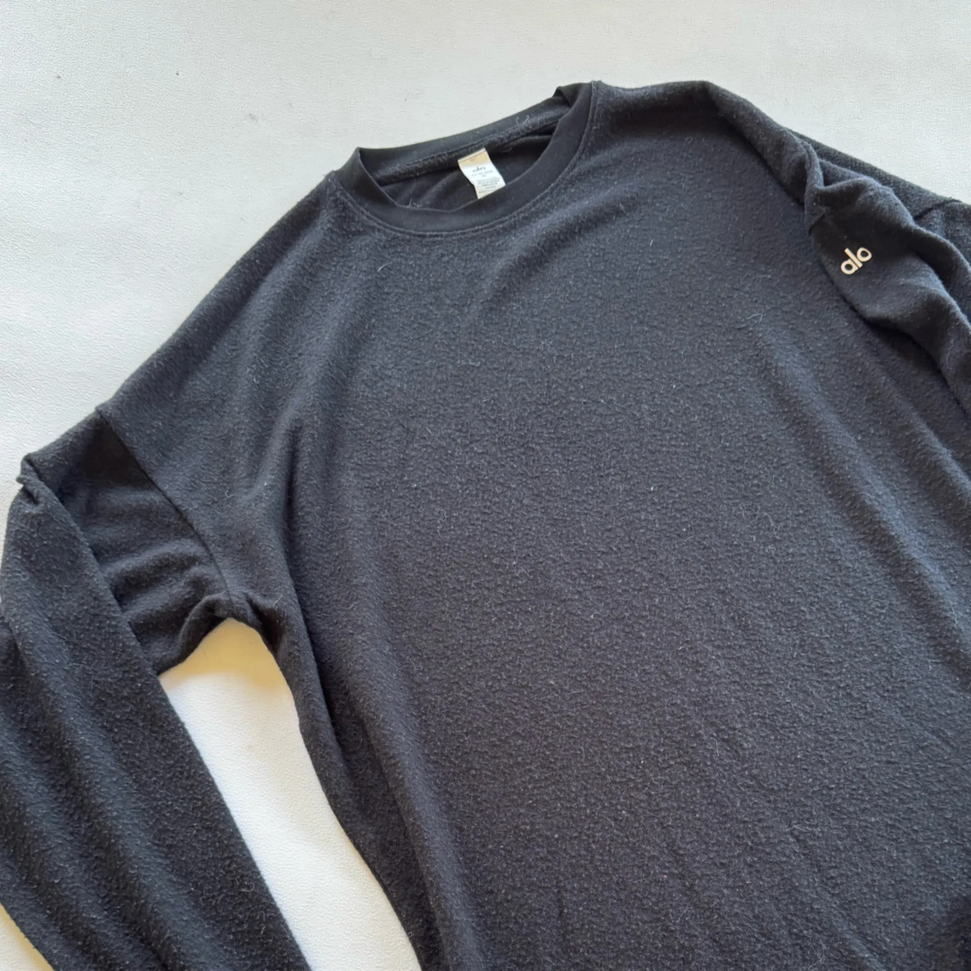 ALO Yoga Black Pullover - Image 4