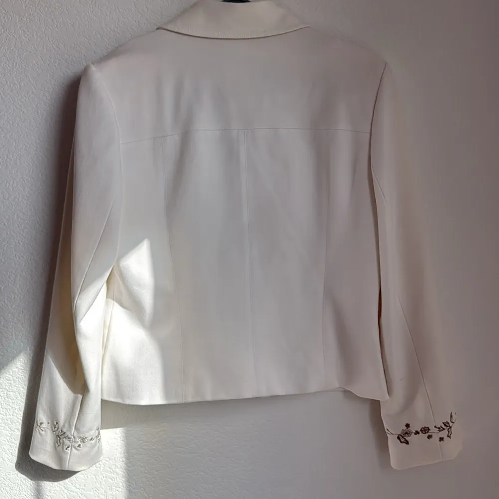 Vertigo Paris White Blazer with Embellished Details - Image 10