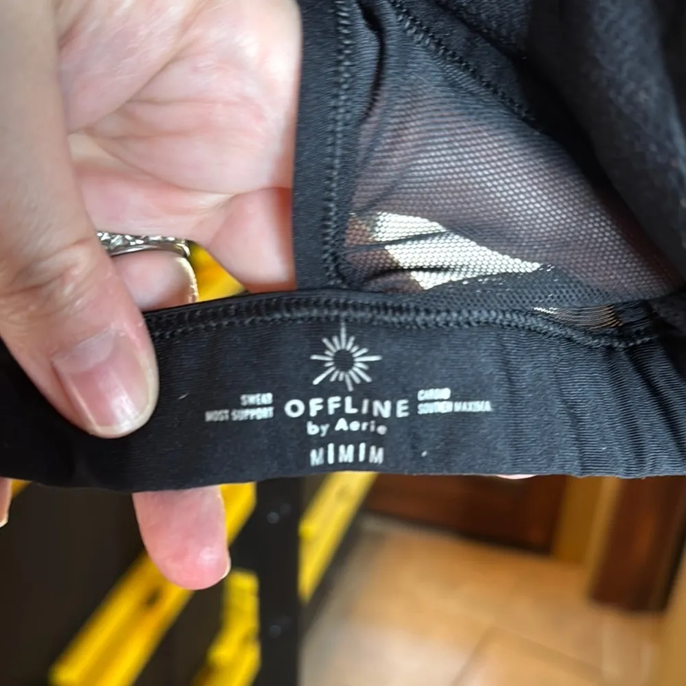 Aerie Offline Soutien Maxima Mesh Criss Cross Black Sports Bra Size Medium - Image 3