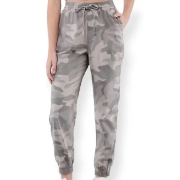 Hollister Ultra High Rise Camo Cuff Hem Joggers - Image 18