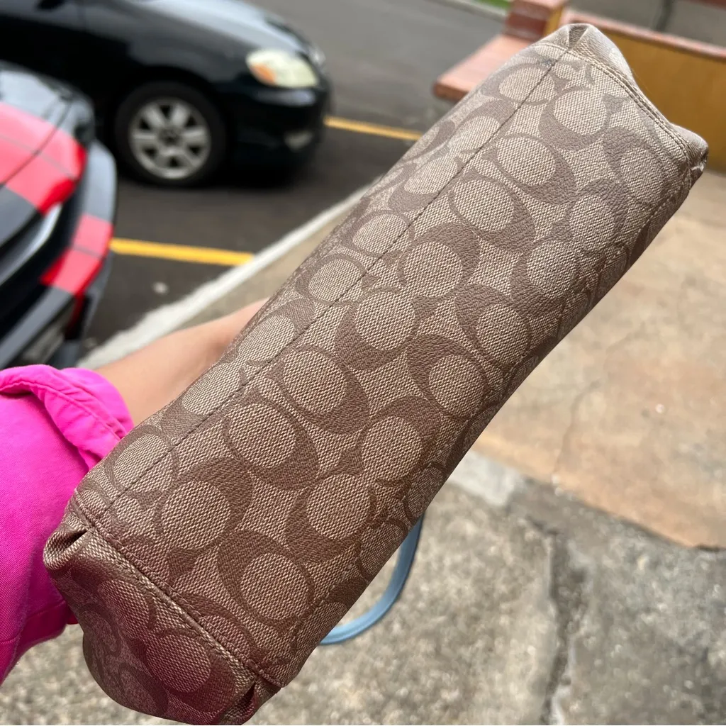 Coach Light Blue and Tan Signature Shoulder Bag - Image 7