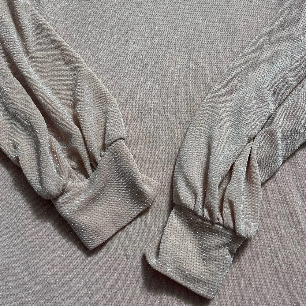 Perfect peach sparkly long sleeve business casual shirt S Pink - Image 4