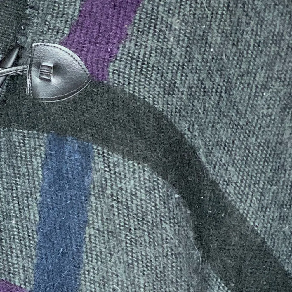 Steve Madden Acrylic‎ Poncho Cape - Image 3