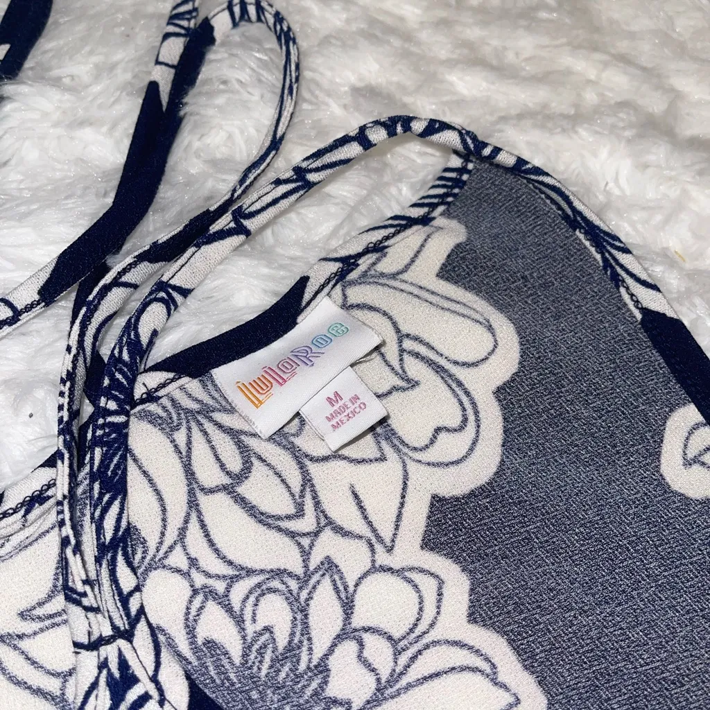 Lularoe Daniella Cross Back Tank Shirt Floral Blue White Crepe Fits Medium top - Image 5