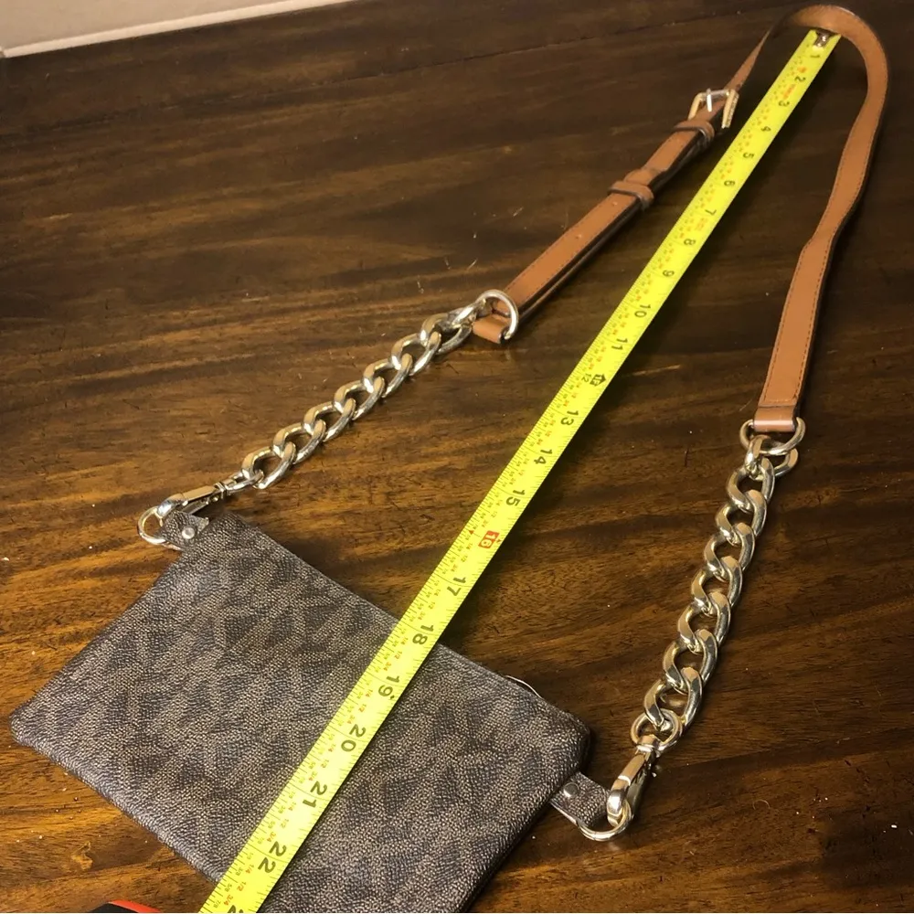 MICHAEL KORS Crossbody Detachable Pouch With Two Tone Metal Hardware Acorn Brown - Image 7