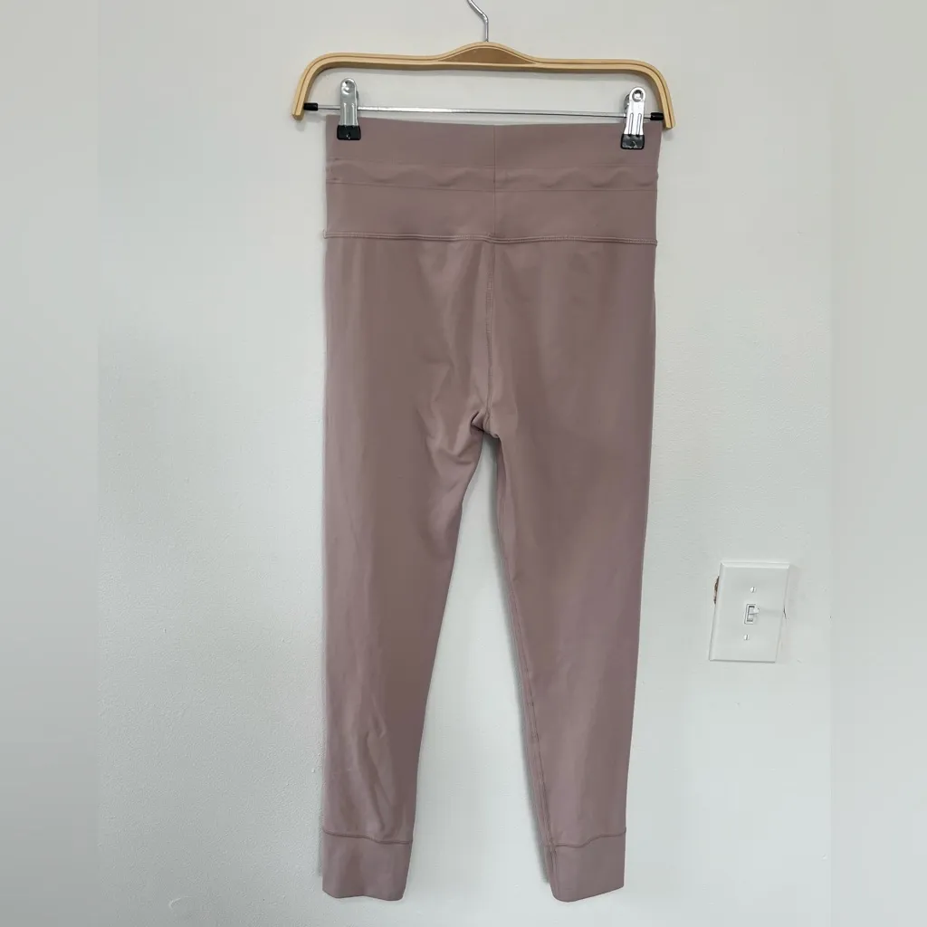 Vuori Daily Legging- Size Medium - Image 2