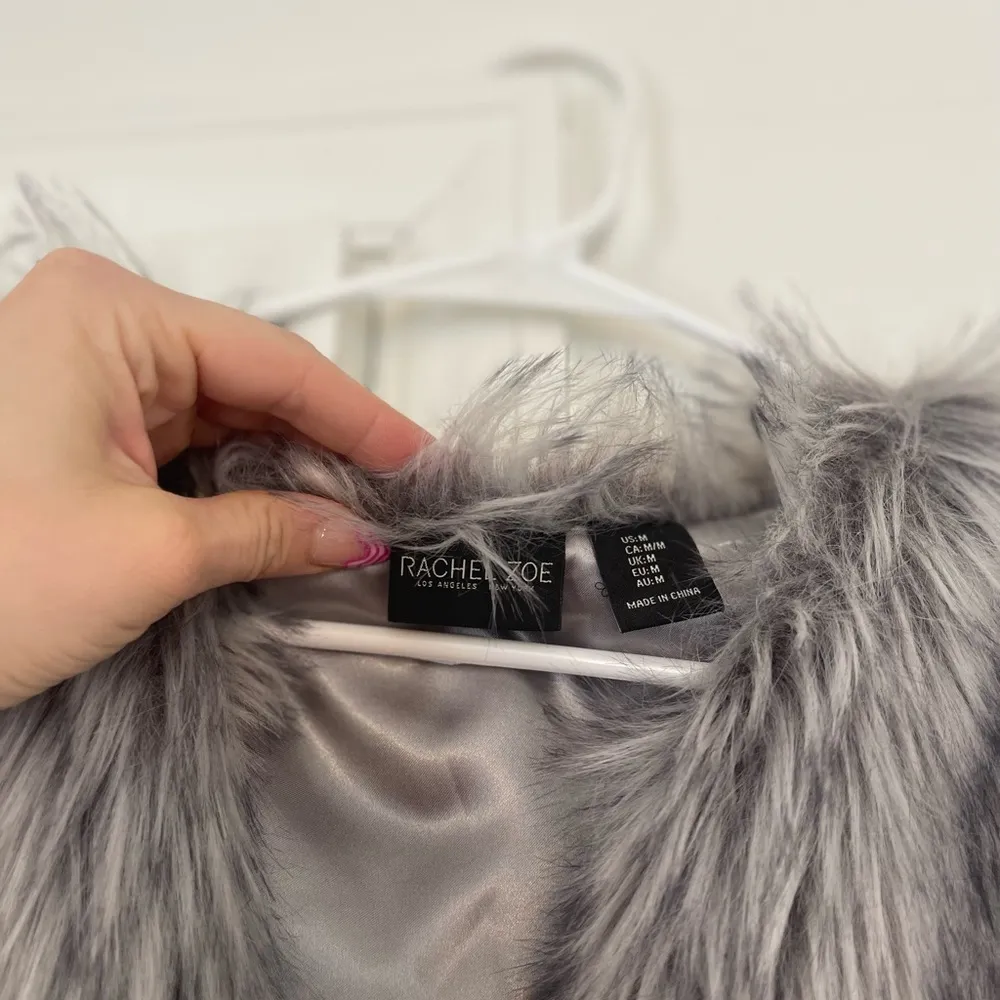 | fur vest - Image 3