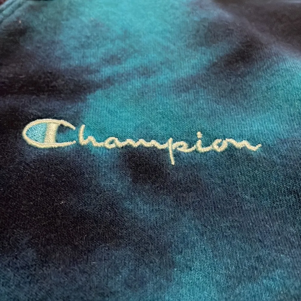 Women’s Cropped Tie-Dye Champion Hoodie - Image 3