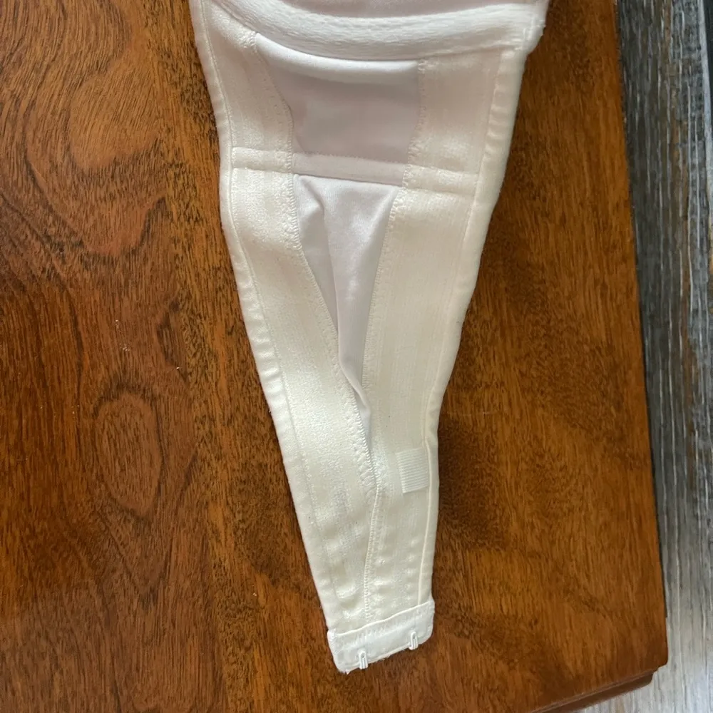 Strapless Convertible Bra 36D White - Image 3