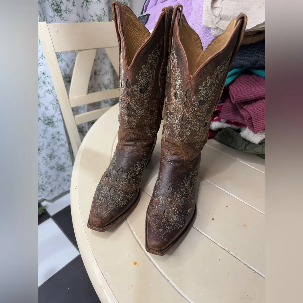 Shyanne  WOMEN'S ISABELLE INLAY STUD WESTERN BOOTS - SNIP TOE - Image 4