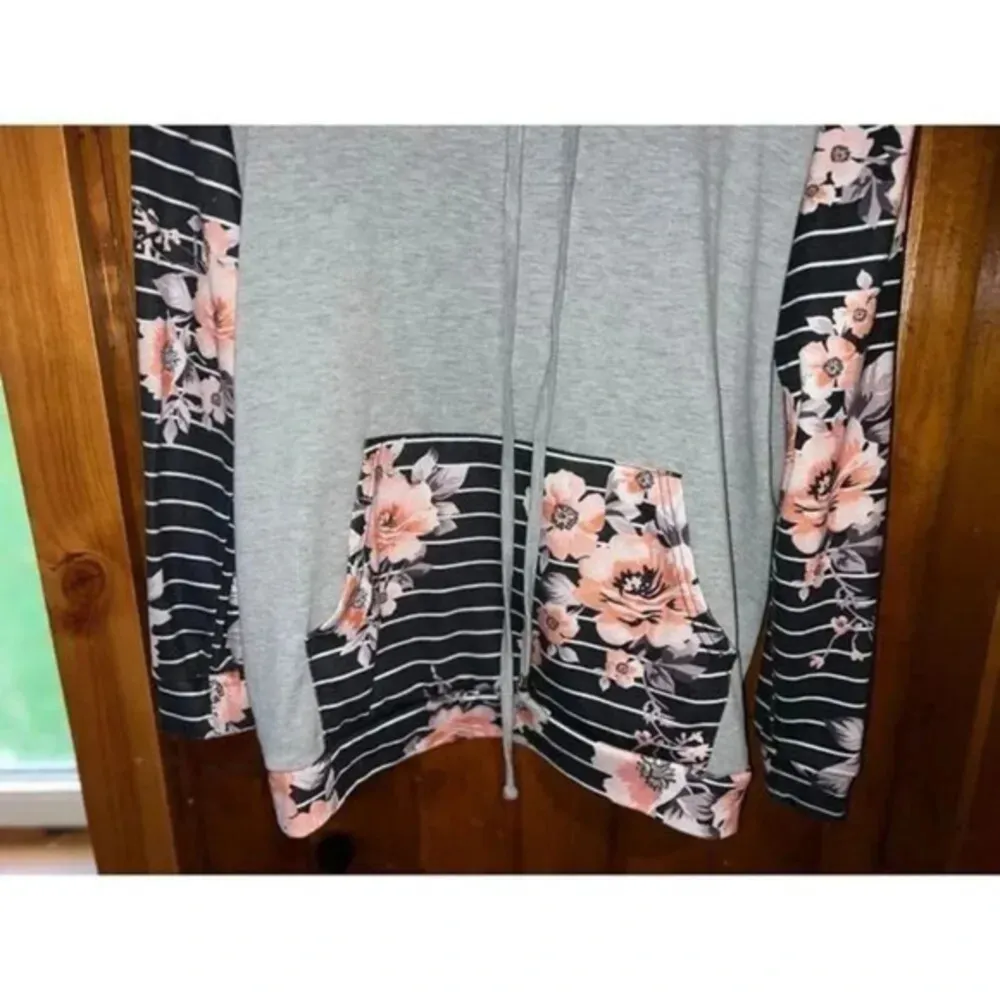 Floral Striped Cowl Neck Sweatshirt Gray Black Pink Long Sleeve Pullover Gray Size L - Image 3