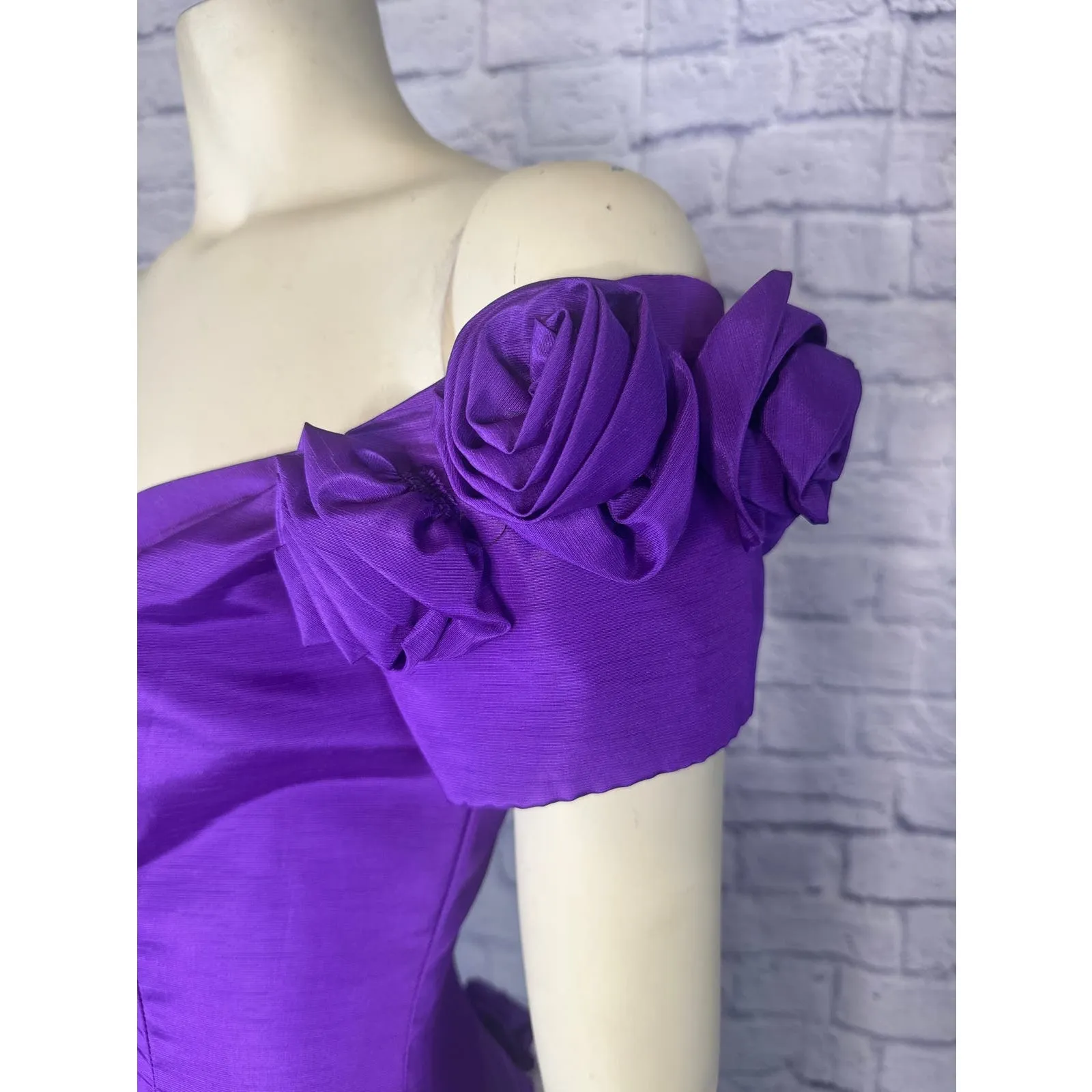 1980s Nation-Wide Purple Satin & White Tulle Gown Rose Appliqué Sleeves USA S - Image 4