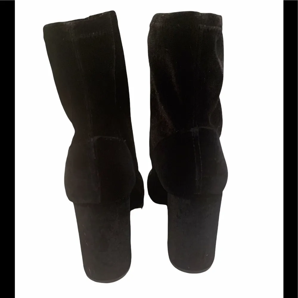 Arezzo Velour Pull On Booties Size undefined - Image 4