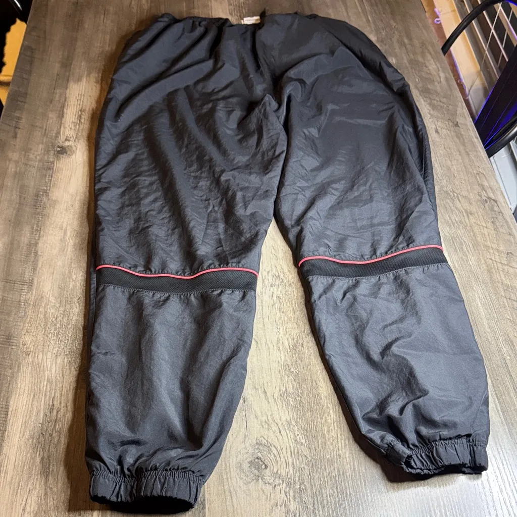 Nike 90’s  Black Track Pants with Pink Logo - Image 5