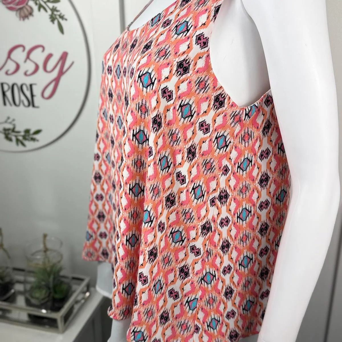 Beautiful Relativity Sleeveless Top‎ Size M - Image 4