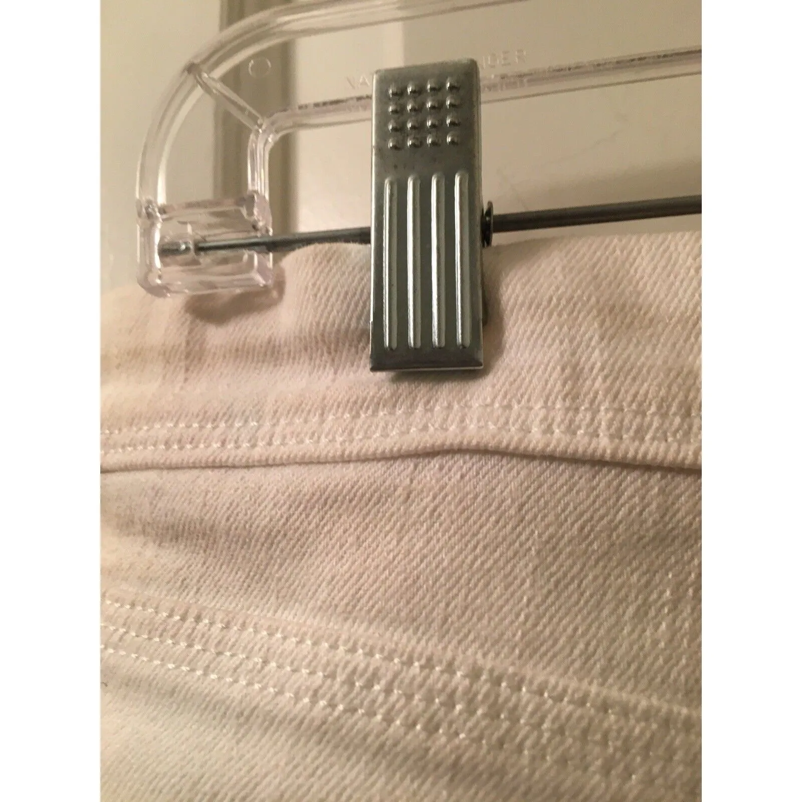 Levi's Women's White Denim Jean Shorts Pockets Size 14 - Image 8