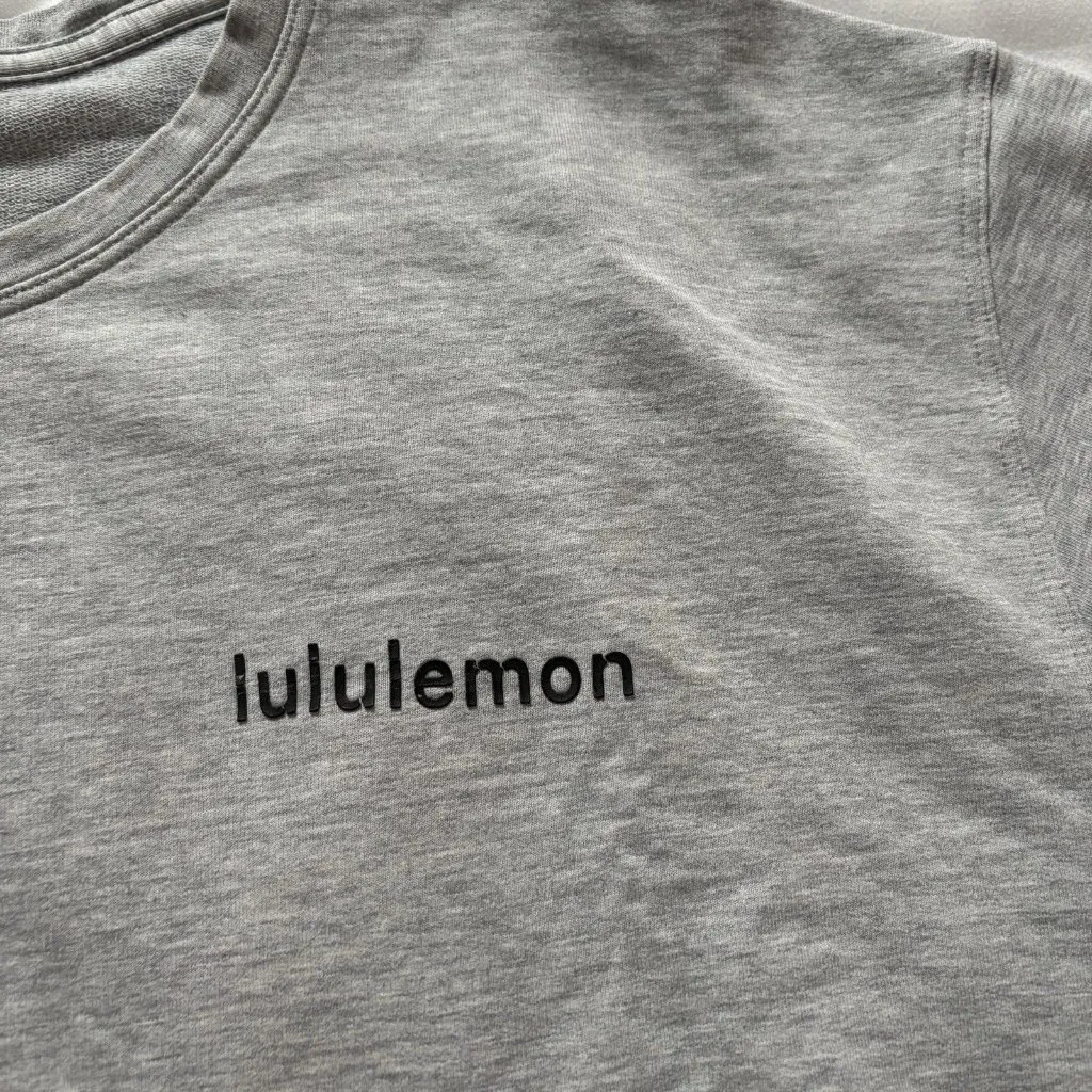 Lululemon Womens Size 12 Short Sleeve T Shirt Tee Crew Neck Cropped Gray Cotton - Image 2