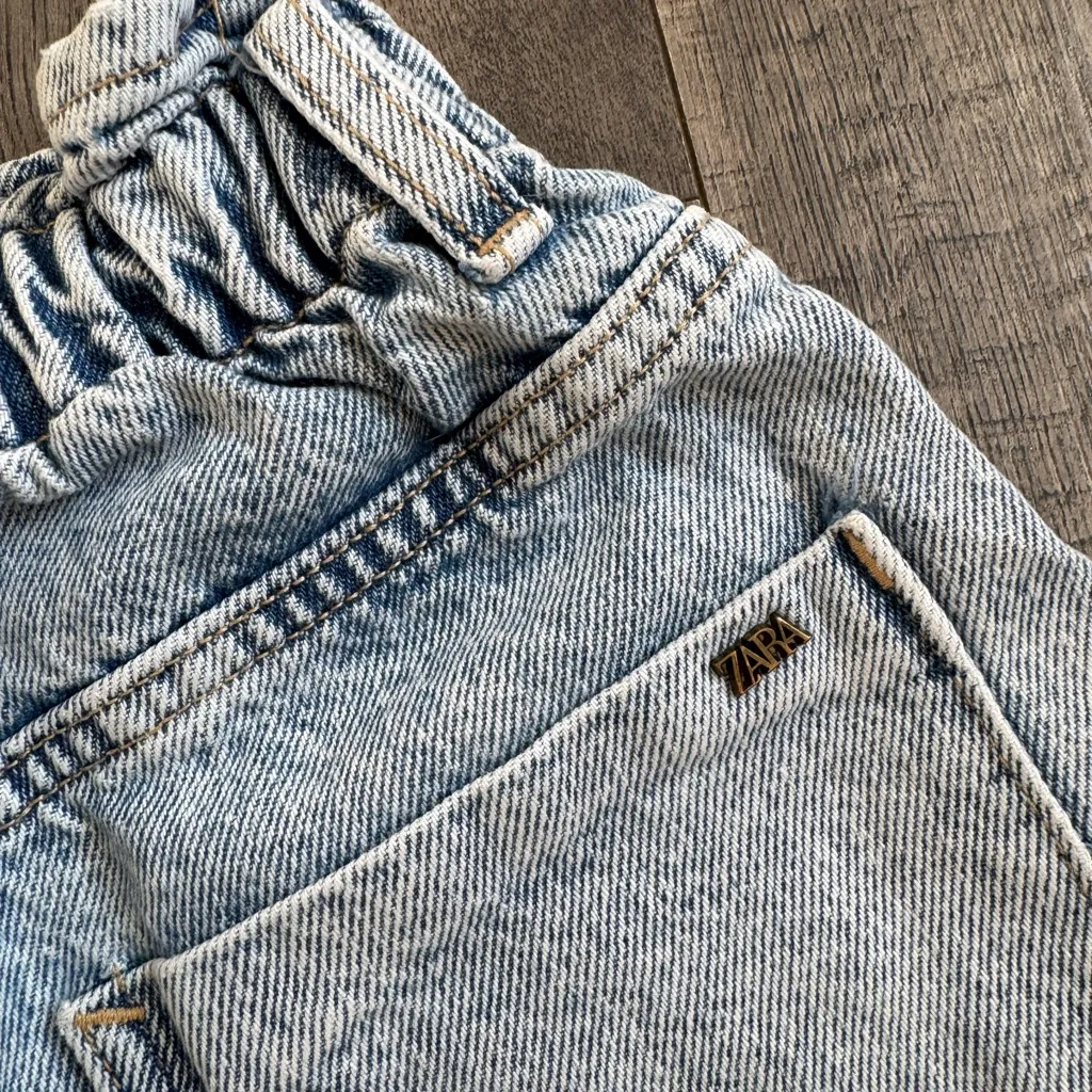 Zara High Rise Paper Bag Denim Shorts- Size 0 - Image 4