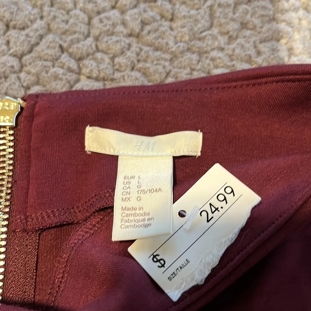 New H&M Woman’s Eggplant Colored Top Size Large NWT - Image 8