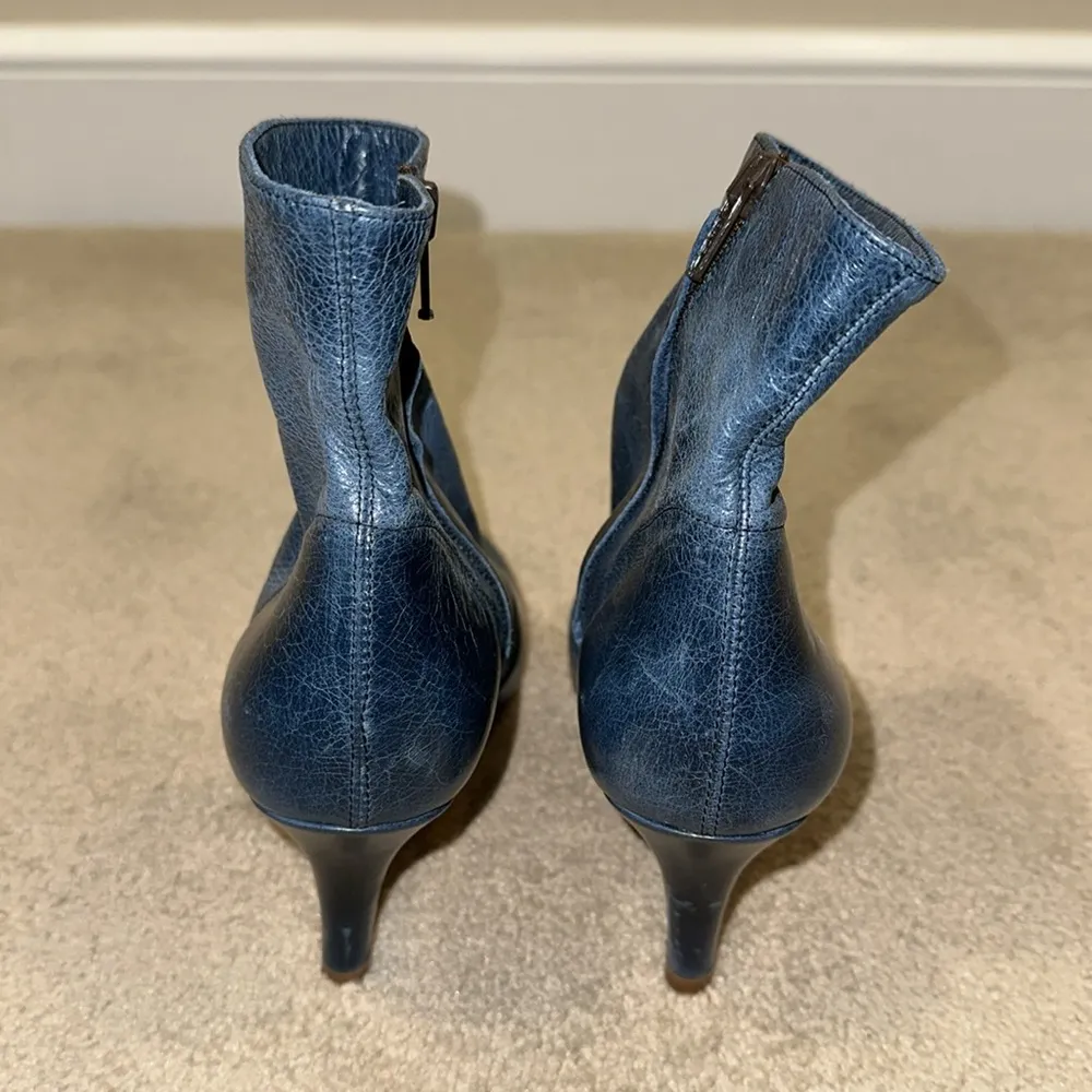 Barney’s New York Made in Italy Leather Blue Heeled Ankle Women Bootie Size 36 - Image 4