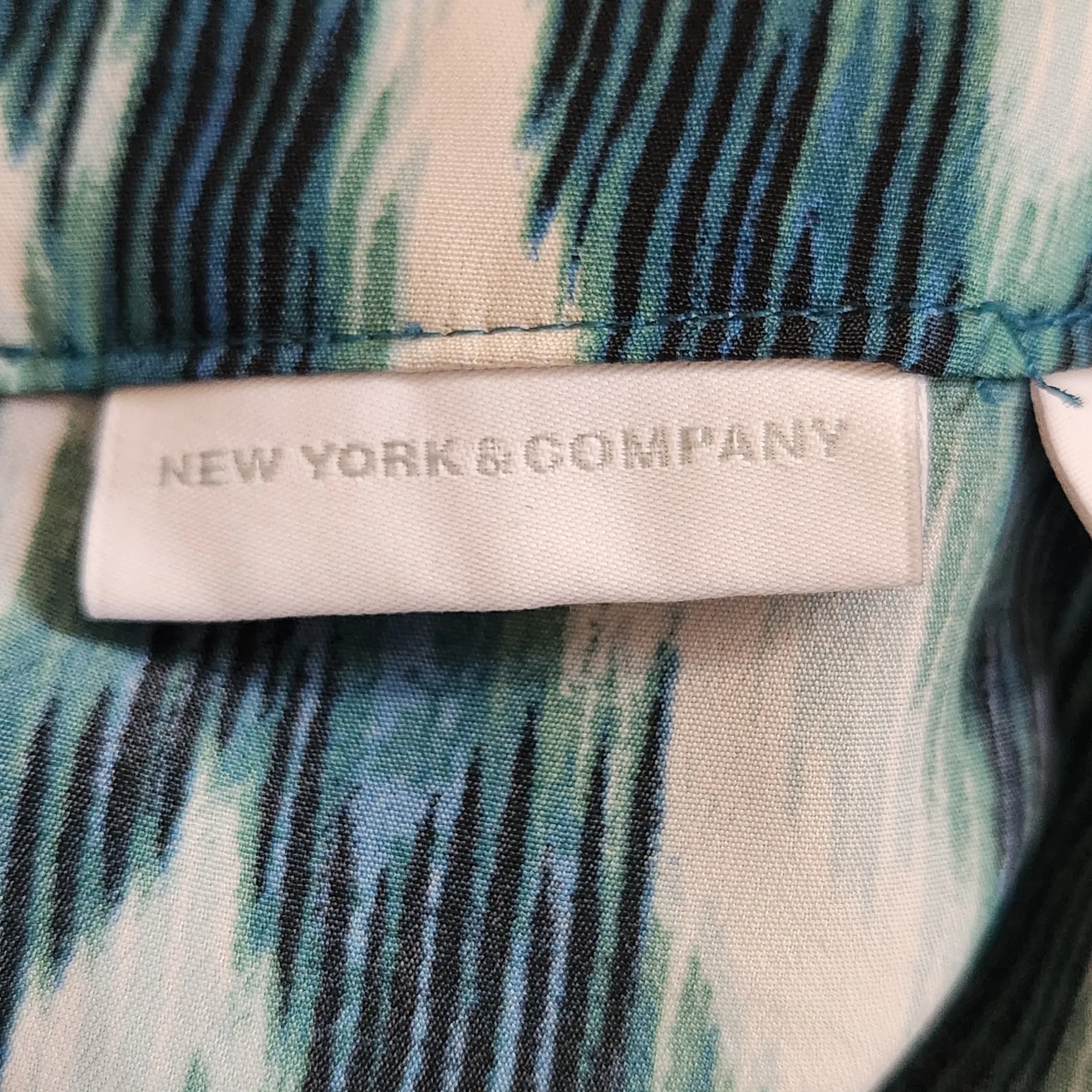 New York & Company Blue and Green Print Blouse Size Medium Ruffle Neck Top - Image 5