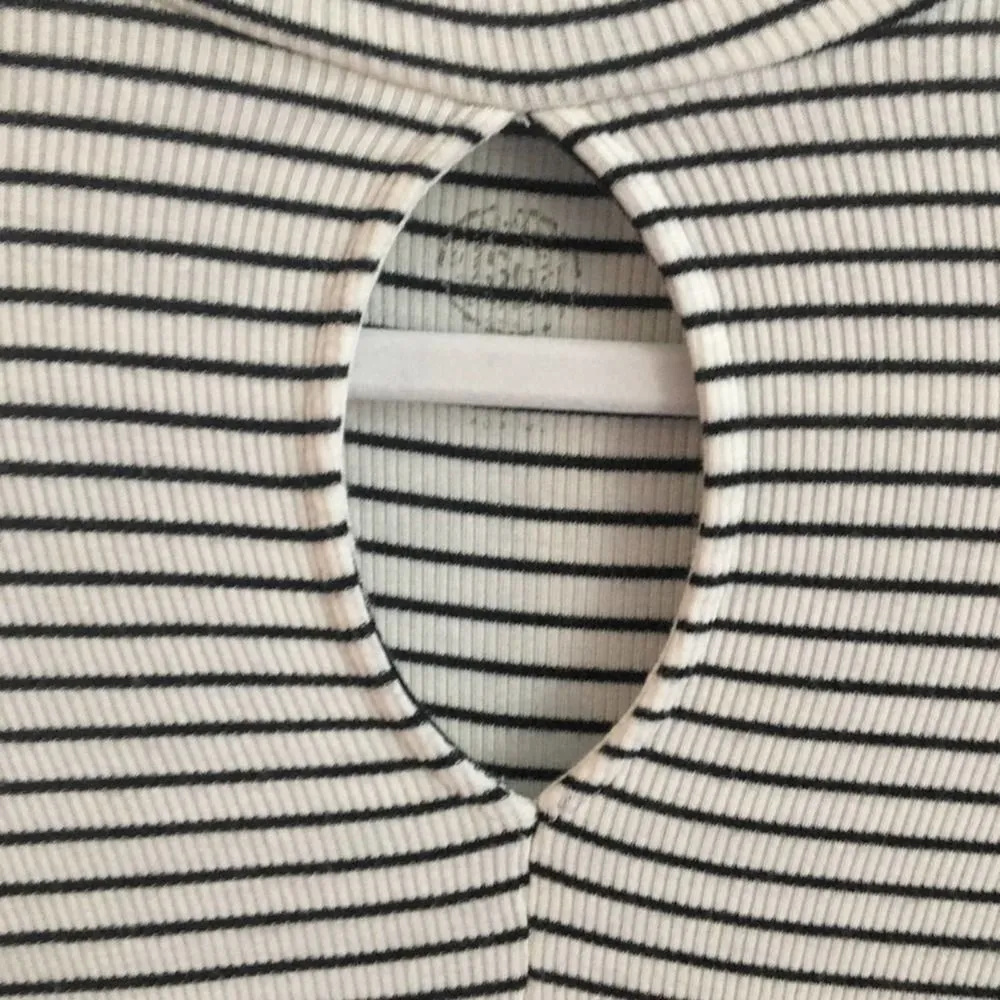 SO Striped Long Sleeve Mock Neck Top White Black Small Keyhole Rayon Junior's - Image 4