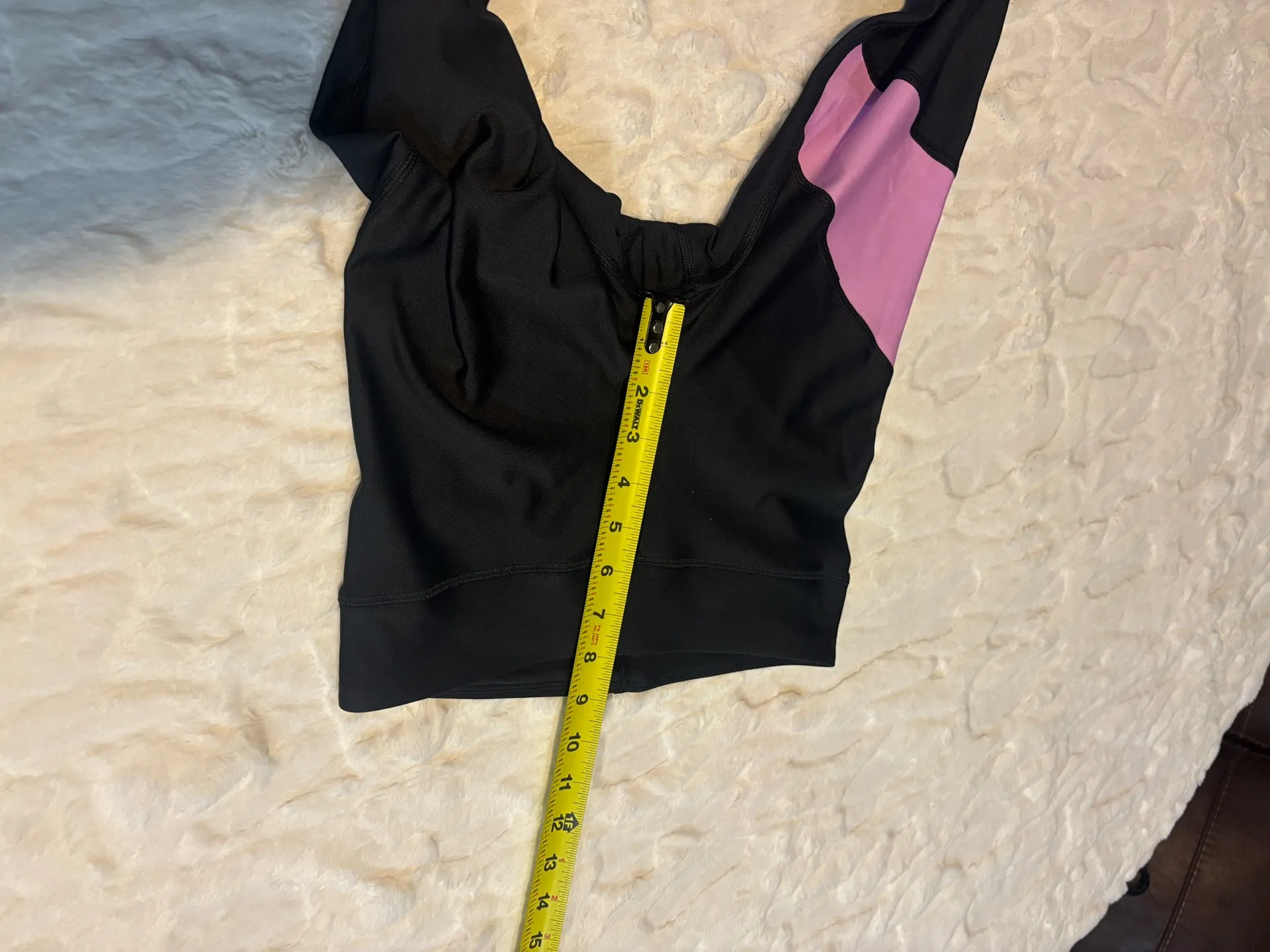 Under Armour Black Leggings with Pink and Gray Accents Size Small .  - Image 5