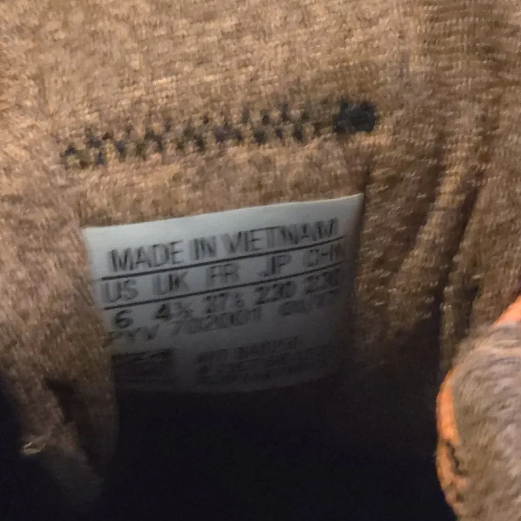 Adidas Brown Knit Fabric - Image 9