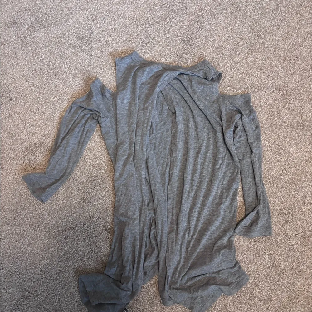 Aerie Light Gray Heather Cold Shoulder Open Back "Backless" 3/4 Sleeve Top - Image 6