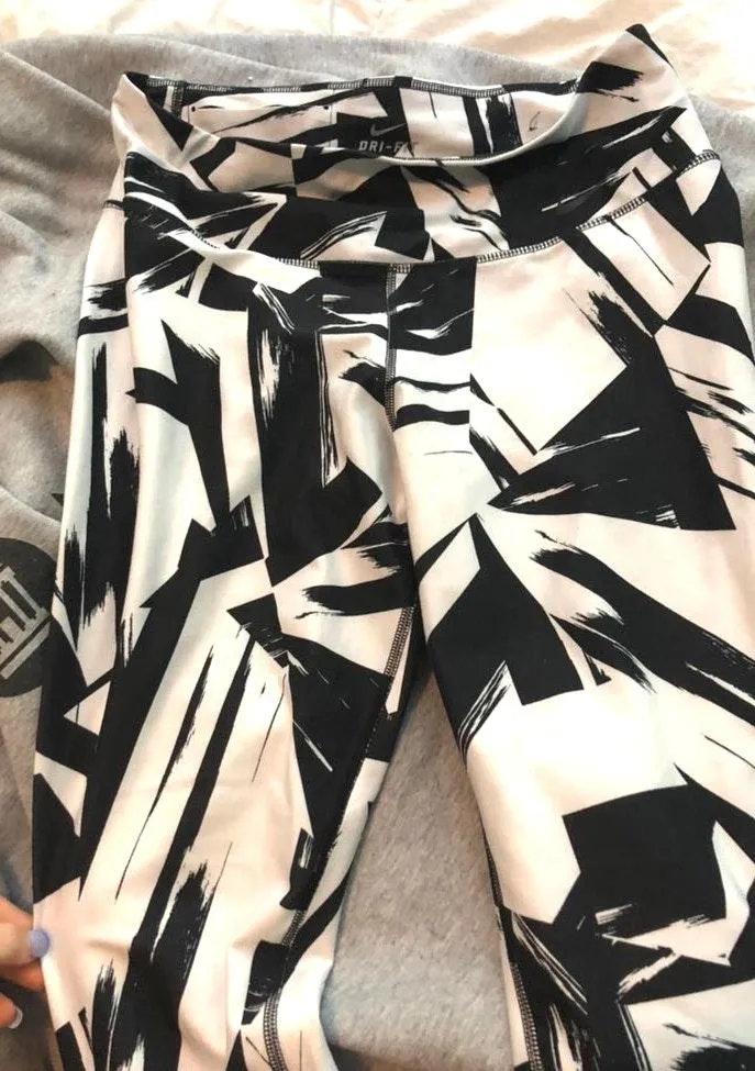 Nike full length leggings - Image 2