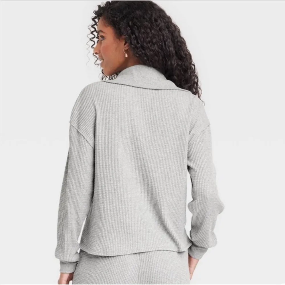 Universal Thread Grey Waffle Knit Quarter zip sweater - Image 2