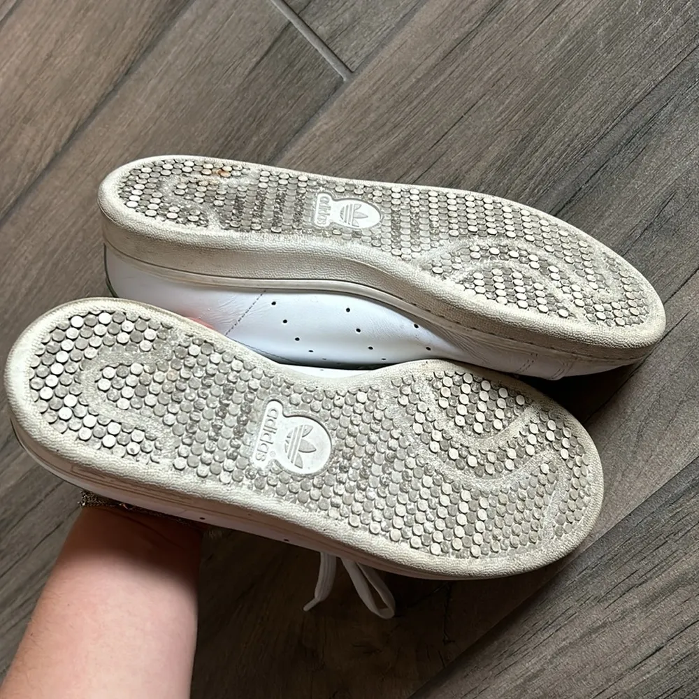 Adidas Stan smith tennis shoes - Image 9