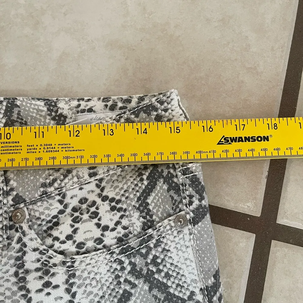 Seven7 Monochrome Animal Print Pants - Image 4